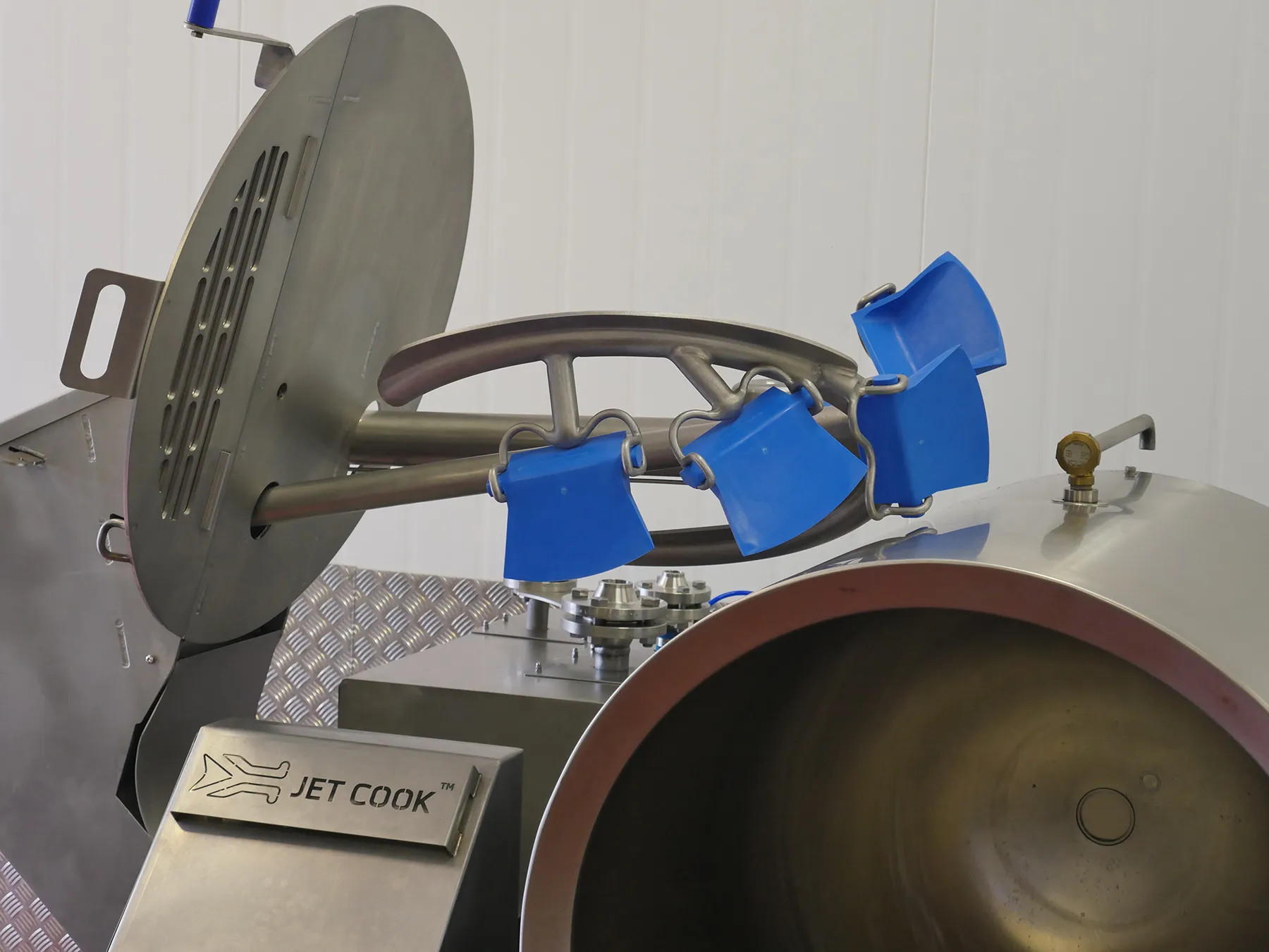 R2C-Tilting-Kettle-uk