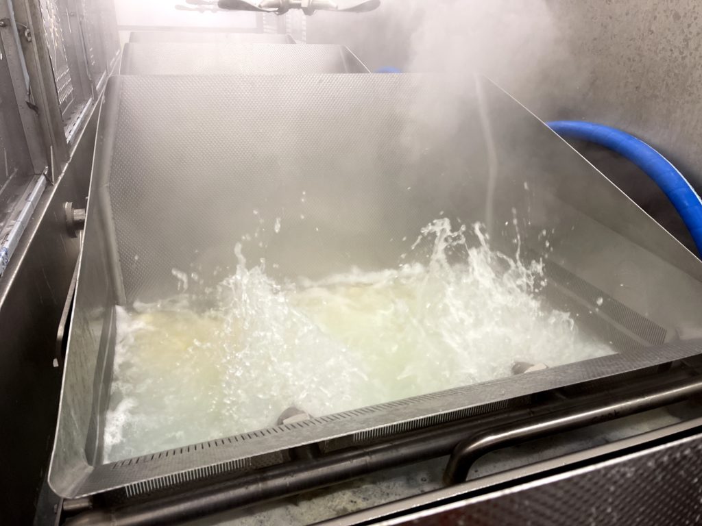 An industrial food machine working with energy efficient measures